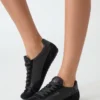 Baskets en simili cuir