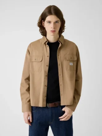 Chemise courte ajustée avec poches