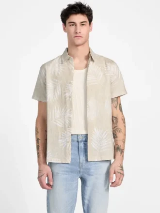 Chemise en tissu flammé avec motif de palmiers