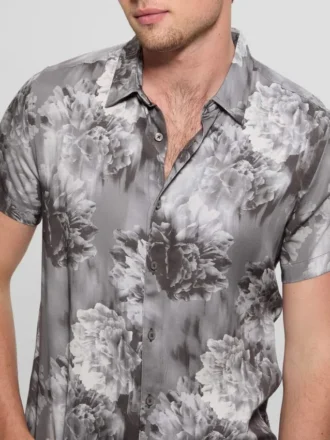 Chemise à fleurs en satin