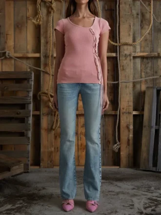 haut nouer en ctes 2 1 330x440 - Pantalon en denim taille basse &agrave; &oelig;illets