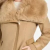 Manteau Lilia à col en fausse fourrure Manteau Lilia à col en fausse fourrure
