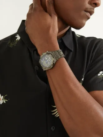 Montres multifonction couleur argent foncé