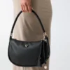 Sac porté épaule avec logo Danya Sac porté épaule avec logo Danya