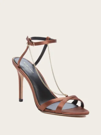Sandales à talons aiguilles et chaîne