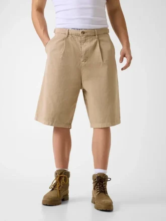 Short ample à plis